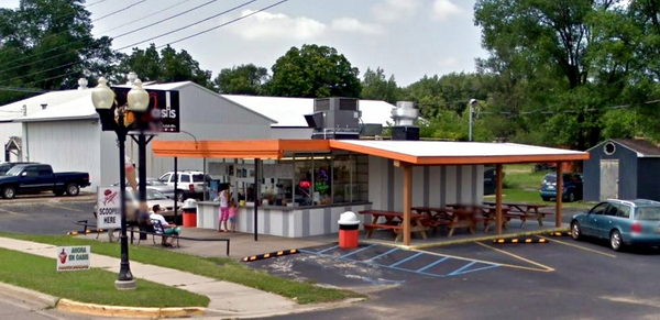 Tastee-Freez - Hartford - 411 W Main St (newer photo)